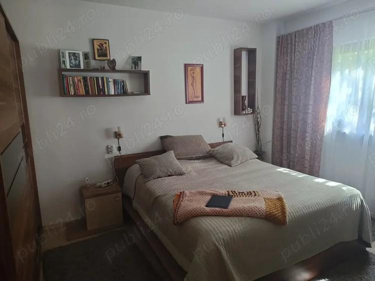 Casă cu 6 camere cu Teren 1500 Mp în Racovița