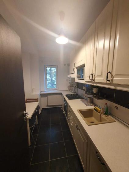 Apartament cu 2 camere decomandat în Roșu
