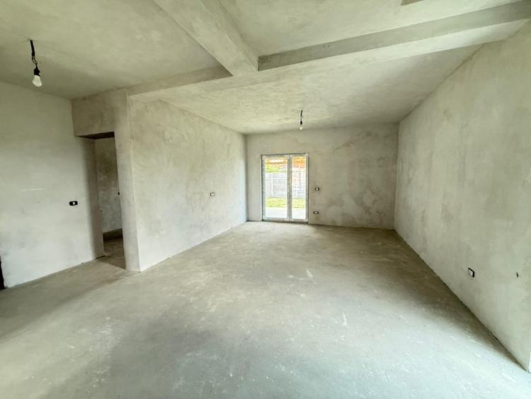 Duplex cu 4 camere cu Teren 287 Mp în Giroc