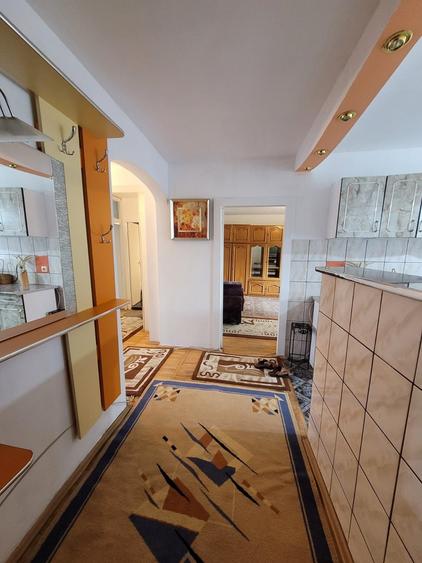 Apartament cu 3 camere decomandat în Exterior Vest