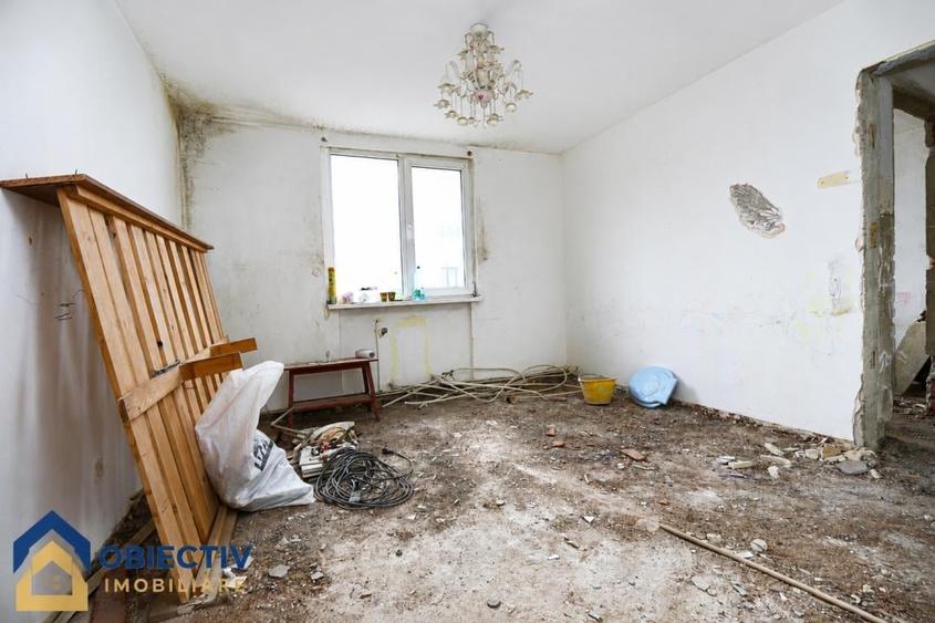 Apartament cu 3 camere semidecomandat în Dărmănești