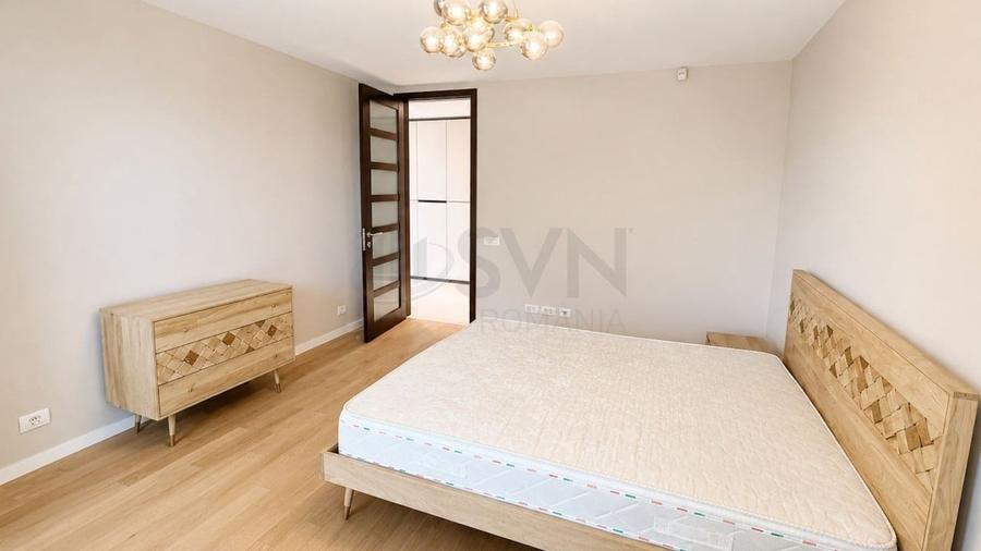 Apartament cu 4 camere decomandat în Băneasa