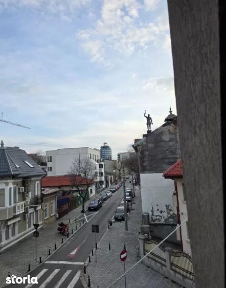 Apartament cu 3 camere semidecomandat în Ștefan cel Mare