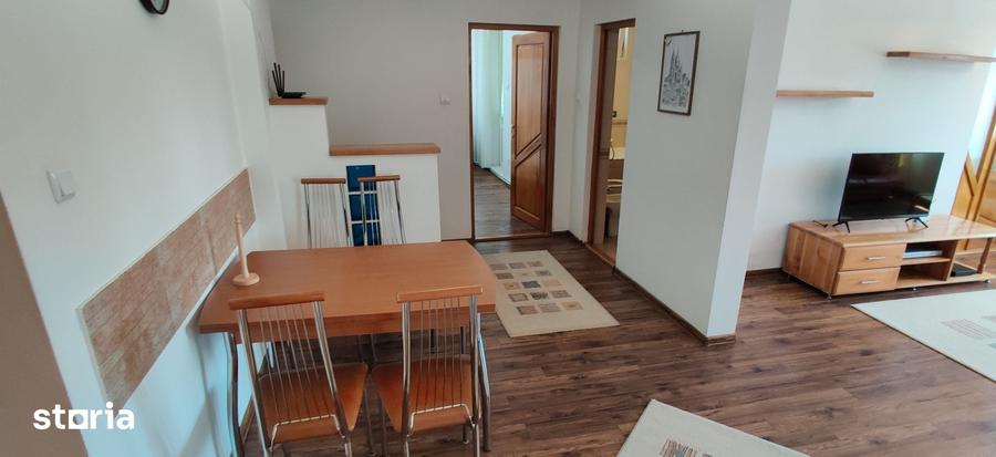 Apartament cu 4 camere în Zorilor