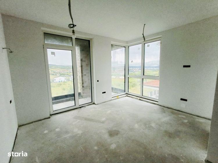 Casă cu 5 camere cu Teren 280 Mp în Borhanci