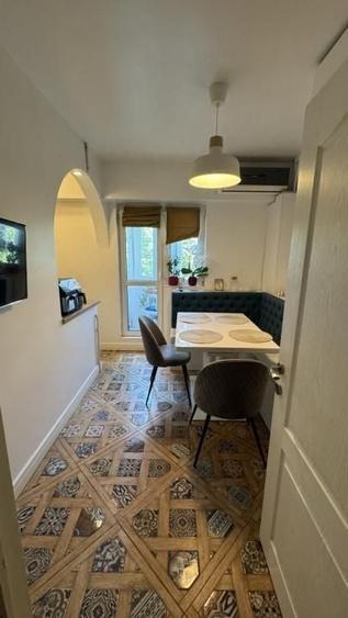 Apartament cu 3 camere decomandat, mobilat în Calea Călărașilor