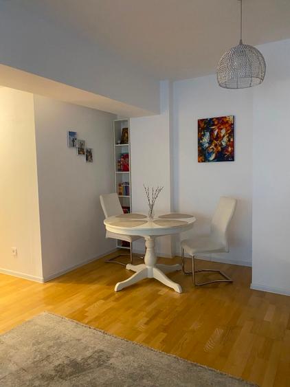 Apartament cu 3 camere semidecomandat în Băneasa