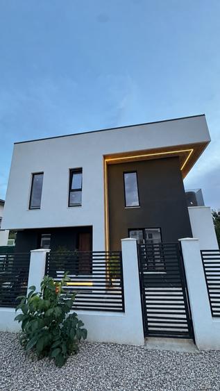 Casă individuală cu 5 camere cu Teren 300 Mp în Berceni