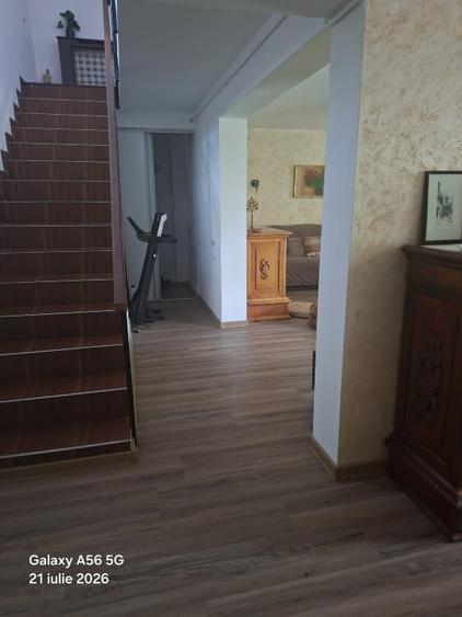 Casă individuală cu 3 camere cu Garaj în Sud