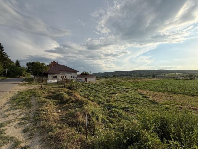 Teren de 720 mp, în Urlați