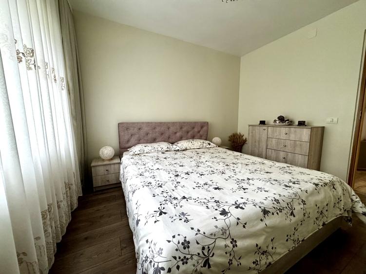 Apartament cu 4 camere decomandat, mobilat în Lipovei