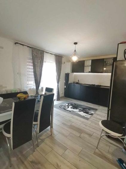 Duplex cu 4 camere cu Canalizare în Miroslava