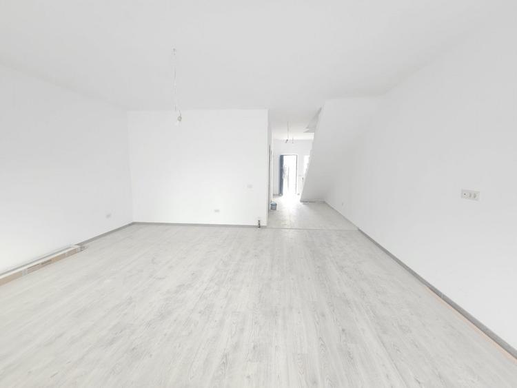 Duplex cu 5 camere cu Canalizare în Bragadiru