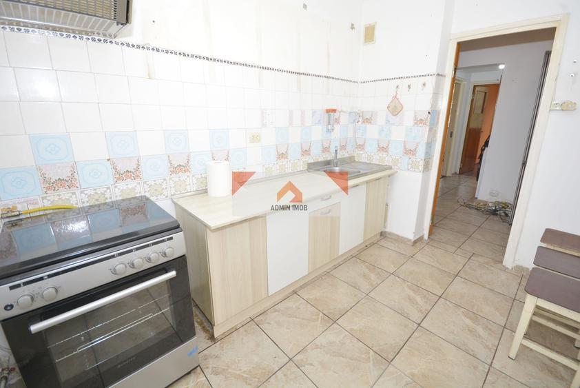Apartament cu 3 camere decomandat în Giurgiului