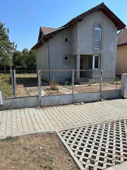 Casă cu Teren 374 Mp în Băneasa