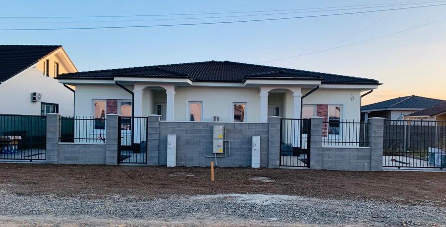 Duplex cu 3 camere cu Canalizare în Moșnița Veche