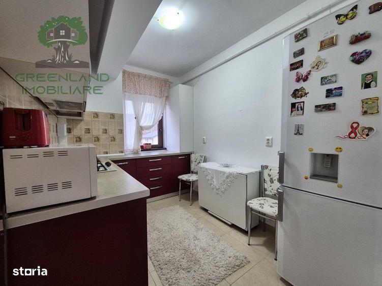 Apartament cu 2 camere decomandat în Podu Roș