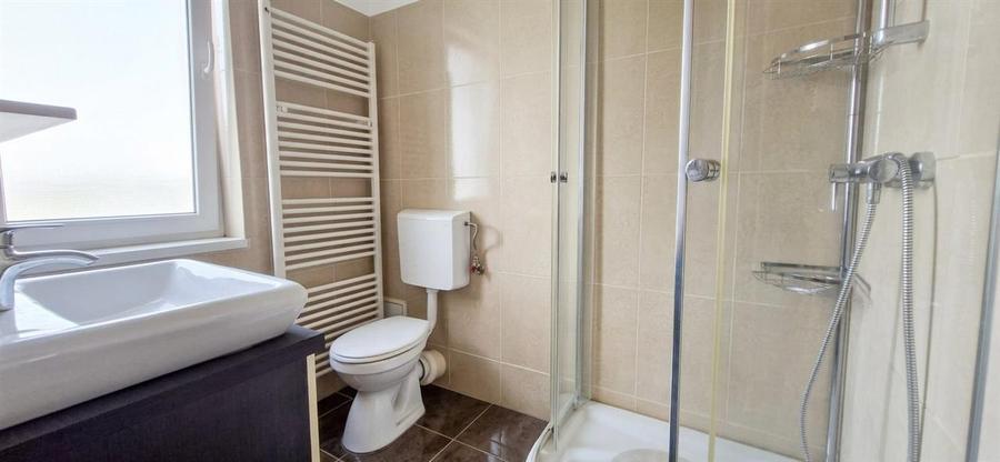 Casă cu 4 camere cu Teren 500 Mp în Oșorhei
