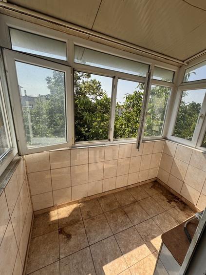 Apartament cu 3 camere semidecomandat în George Enescu
