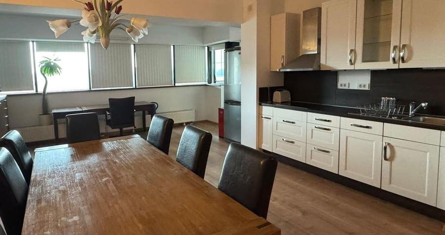Apartament cu 3 camere în Calea Plevnei