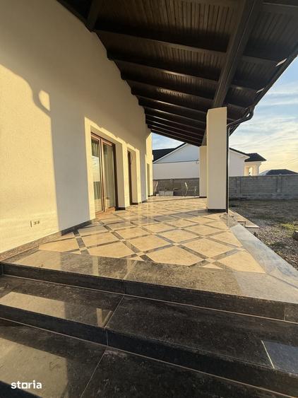 Casă cu 3 camere cu Teren 684 Mp în Sânmartin