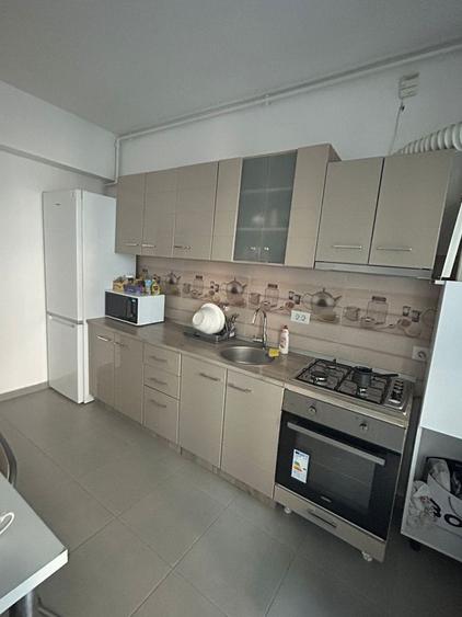 Apartament cu 3 camere decomandat, mobilat în Central