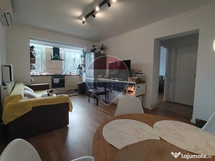Apartament cu 3 camere decomandat în Săsar