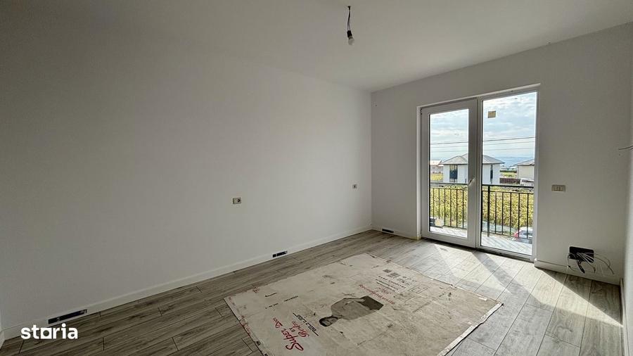 Casă cu 4 camere cu Teren 360 Mp în Valea Lupului
