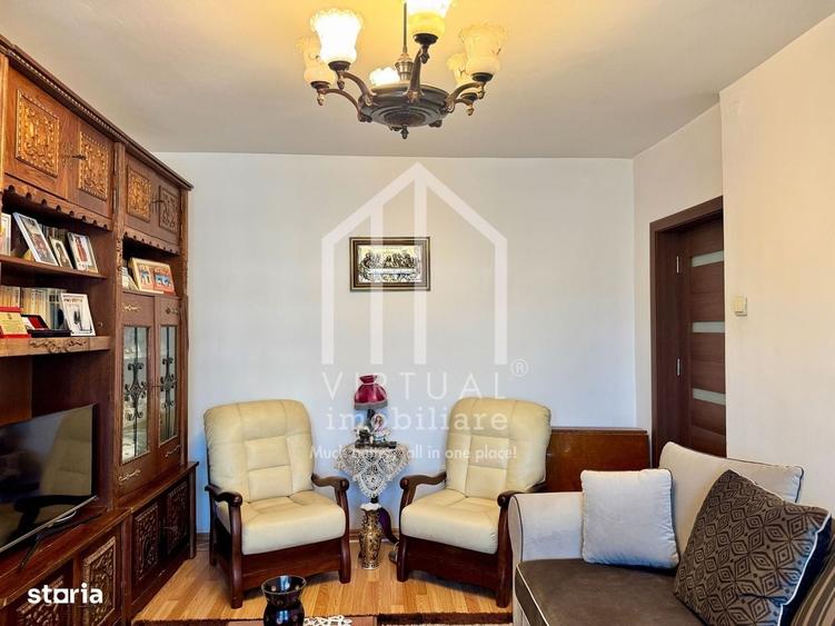 Apartament cu 4 camere decomandat în Est
