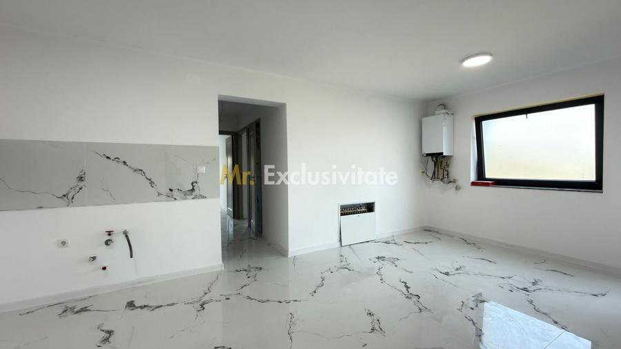 Apartament cu 3 camere semidecomandat în Sud-Vest