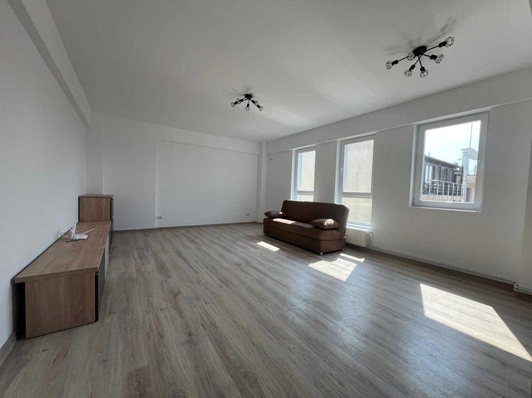 Apartament cu 2 camere decomandat în Lipovei