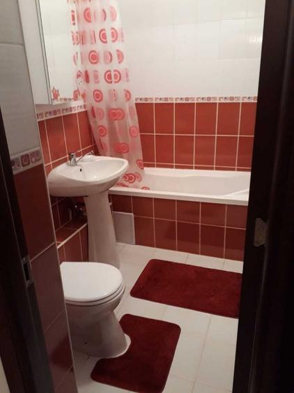 Apartament cu 3 camere decomandat, mobilat în Gorjului