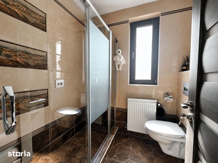Casă cu 5 camere cu Teren 210 Mp în Tunari
