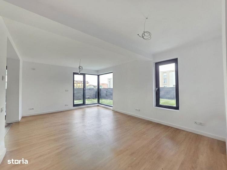 Casă cu 4 camere cu Teren 335 Mp în IAR