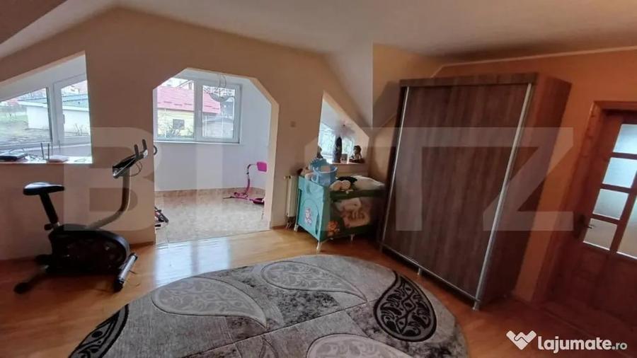 Casă cu 5 camere cu Teren 1200 Mp în Centura