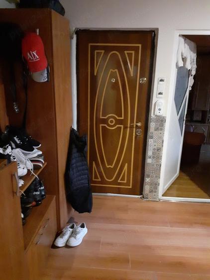 Apartament cu 3 camere decomandat în Mihai Bravu