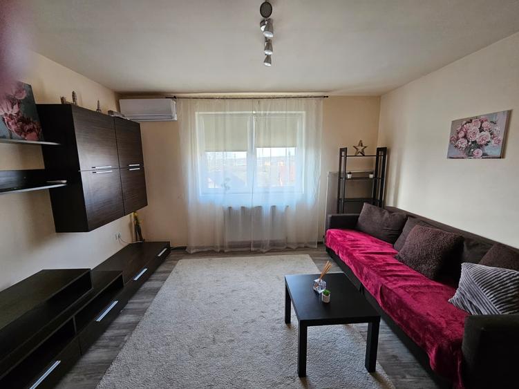 Apartament cu 3 camere decomandat, mobilat în Giarmata-Vii