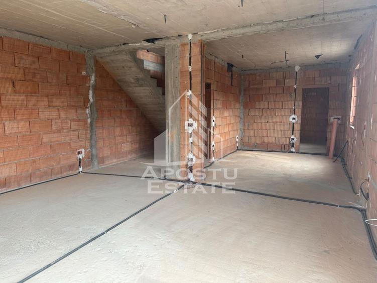 Duplex cu 4 camere cu Canalizare în Bazoșu Nou