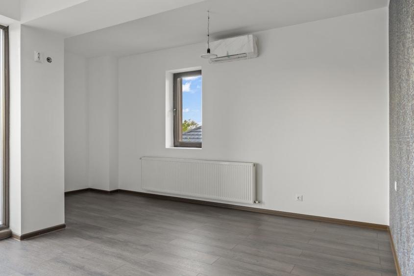Casă individuală cu 5 camere cu Canalizare în Gruiu