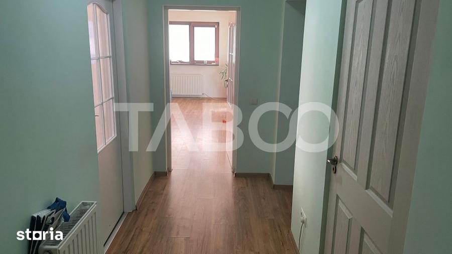 Apartament cu 3 camere decomandat, mobilat în Central