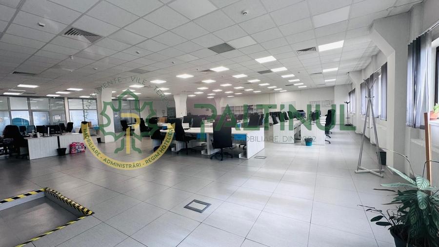 Birou, de 380 mp, în Central