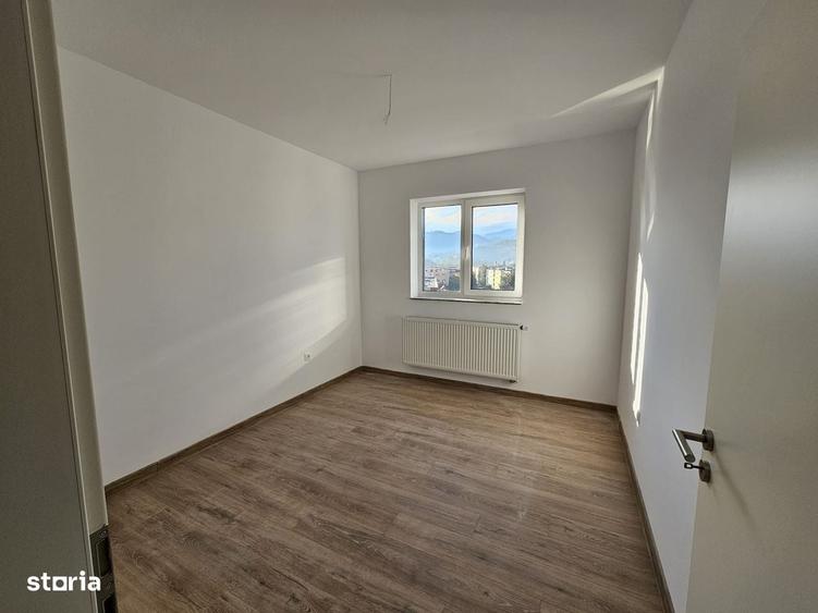 Apartament cu 3 camere decomandat în Sud