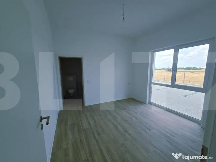 Apartament cu 3 camere semidecomandat în Torontalului
