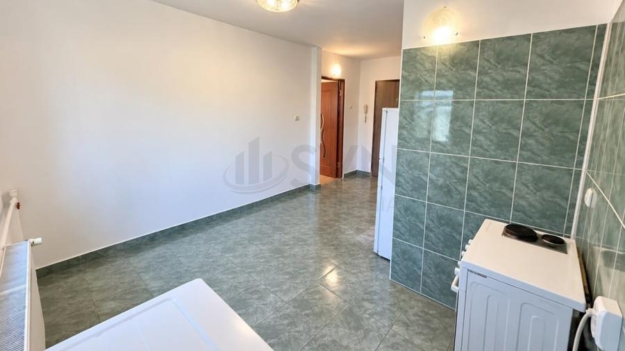 Apartament cu 2 camere decomandat în Tei