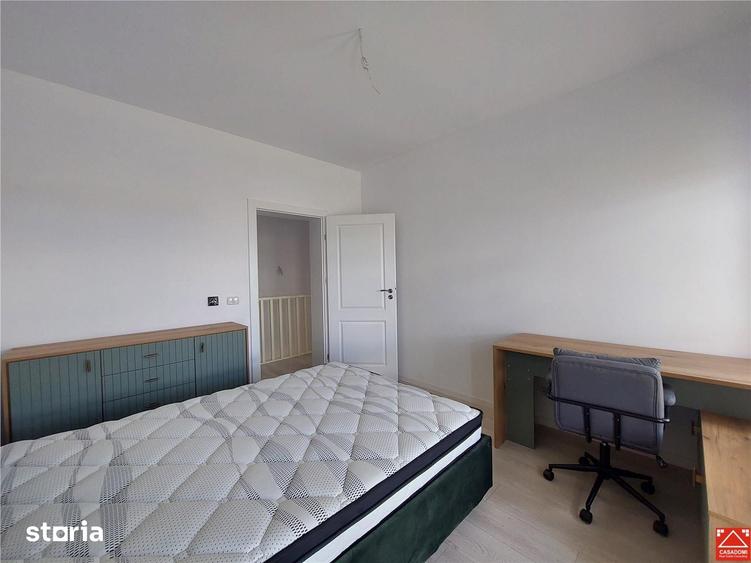 Casă cu 4 camere cu Teren 400 Mp în Vladimirescu