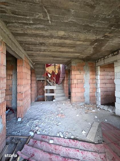 Casă cu 5 camere cu Teren 508 Mp în Bârnova