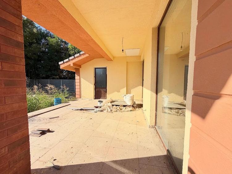 Casă cu 3 camere cu Teren 480 Mp în Sânmihaiu Român