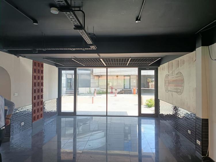 Spațiu comercial, de 280 mp, în Central