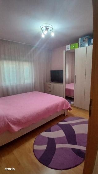 Apartament cu 2 camere decomandat în Girocului