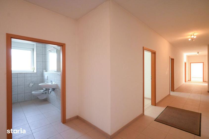 Spațiu comercial, de 2,581 mp, în Central